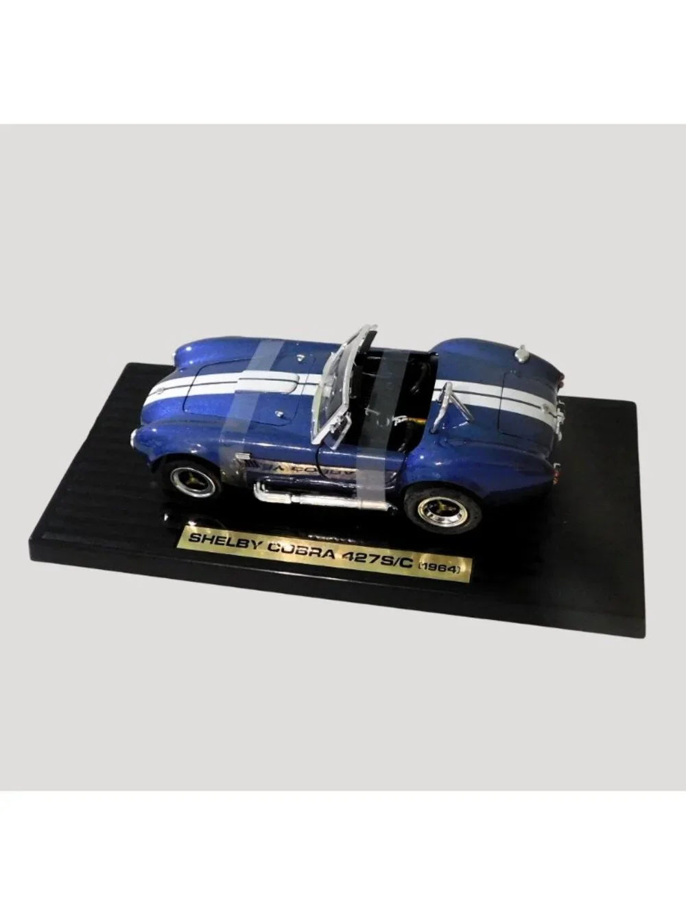 1964 Shelby Cobra 427S/C Die Cast Model 1:18 Blue Scale Road Legends